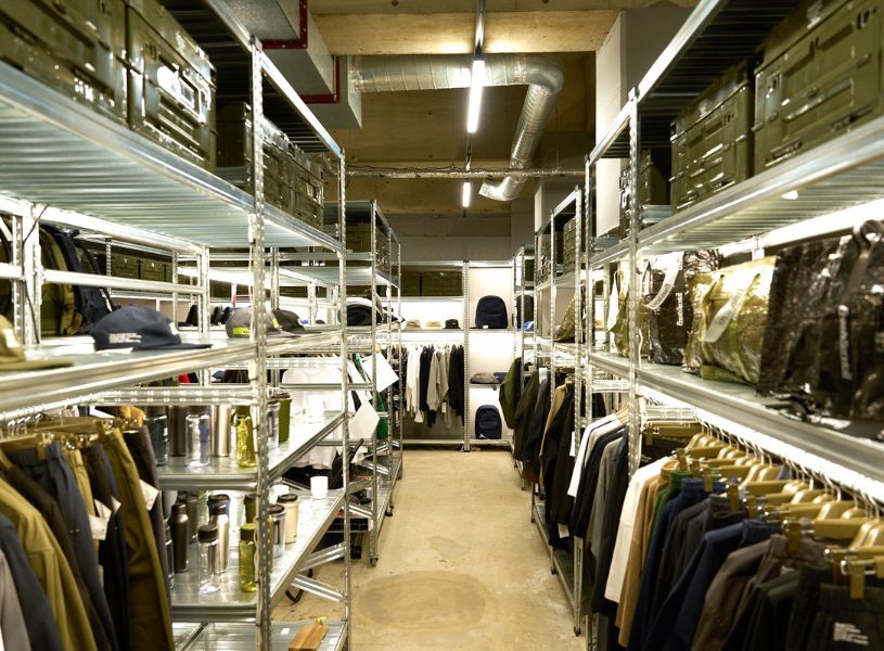 業務用の棚はスチールラックがおすすめ！専門店のプロが解説