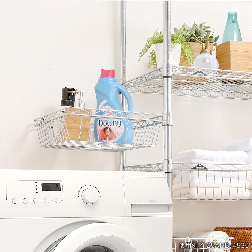 <h2>深さがあるから収納物が安定</h2><p>タオル等の倒れやすい物の収納にも、1枚あればラックがぐんと使いやすく。ランドリーの洗濯カゴにもぴったり。</p>