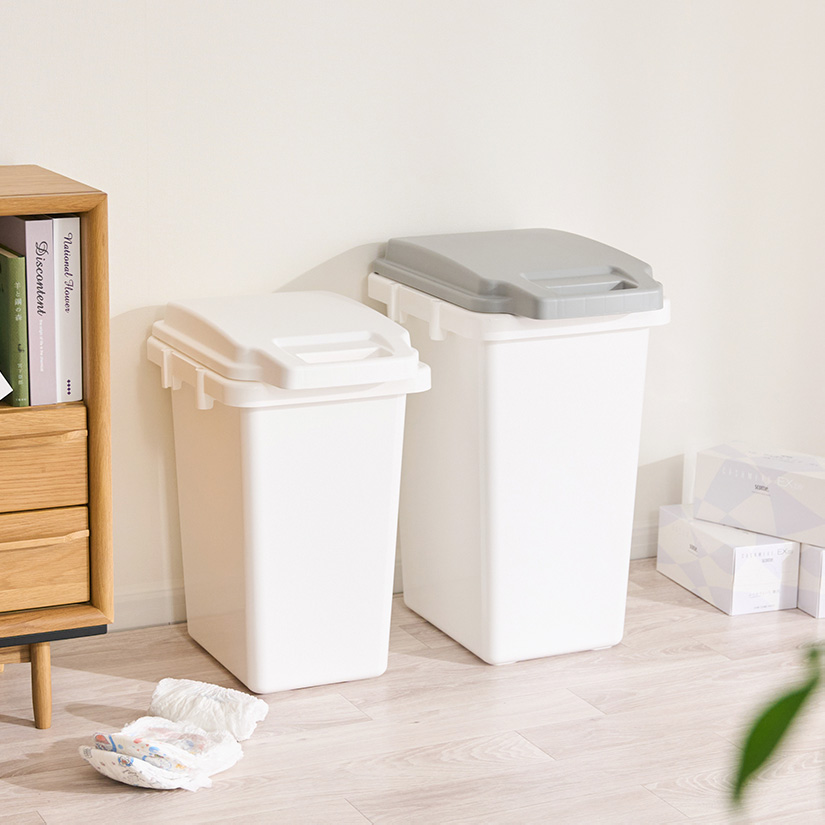 <h2>おむつ用のゴミ箱としてもおすすめ</h2><p>防臭・抗菌加工付きなので、においが気になるおむつやペットシートなども気軽に捨てられます。</p>