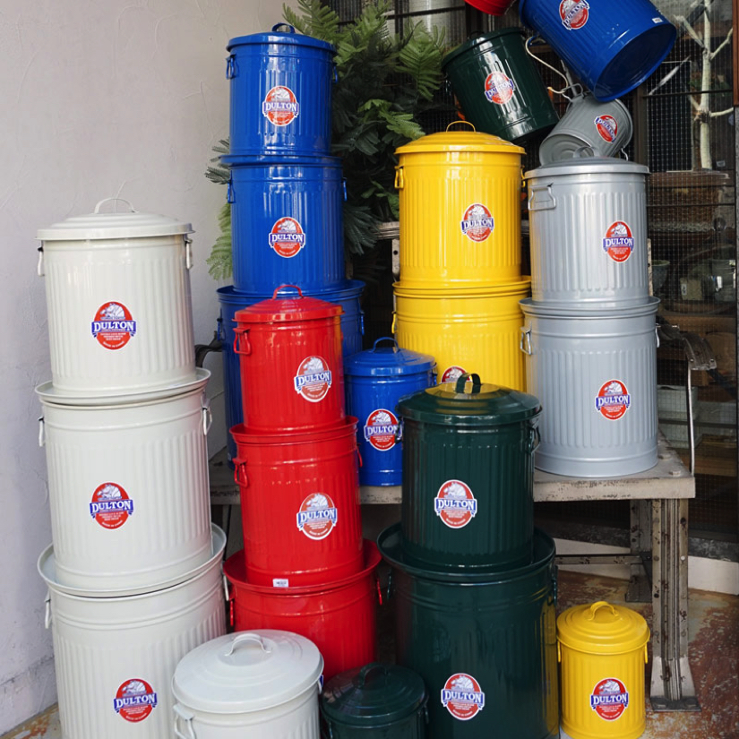 <h2>使い方自由！選べるカラーバリエーション</h2><p>スタンダードにゴミ箱でも、収納にしてもOK！空間をおしゃれに彩るアイテムです。</p>