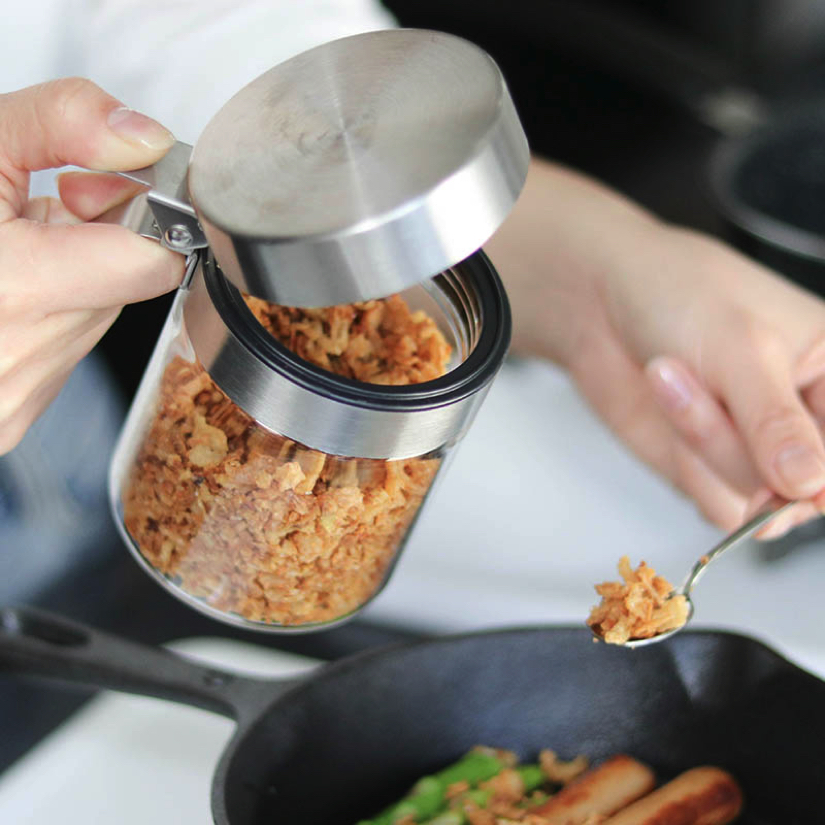 <h2>ちょうどよい塩梅で出しやすい！</h2><p>デザイン性が高く、お料理の作業効率もあげてくれる。優秀なアイテムです。</p>