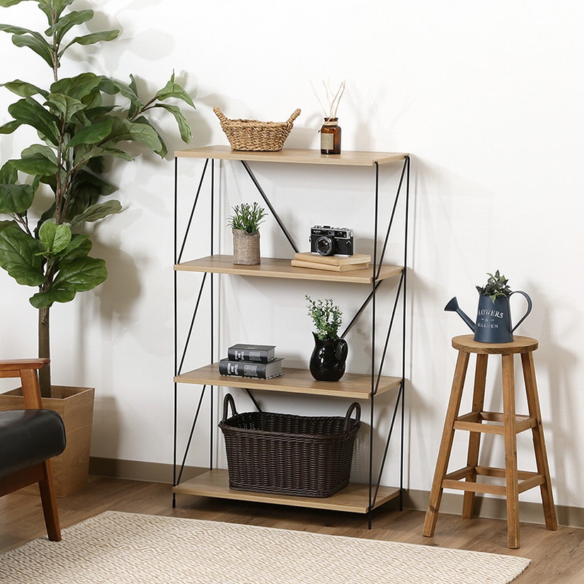 <h2>自然の風合いを感じるオークナチュラル</h2><p>どんなお部屋にも合わせやすいオークナチュラルの配色。リビングにもおすすめです。</p>