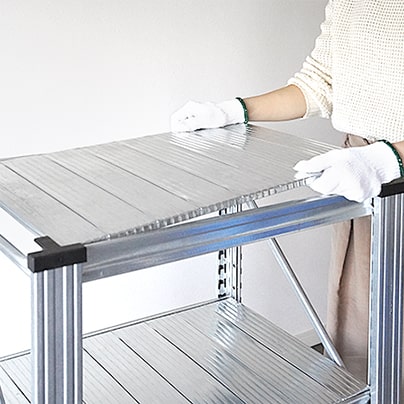 棚板をあてがう